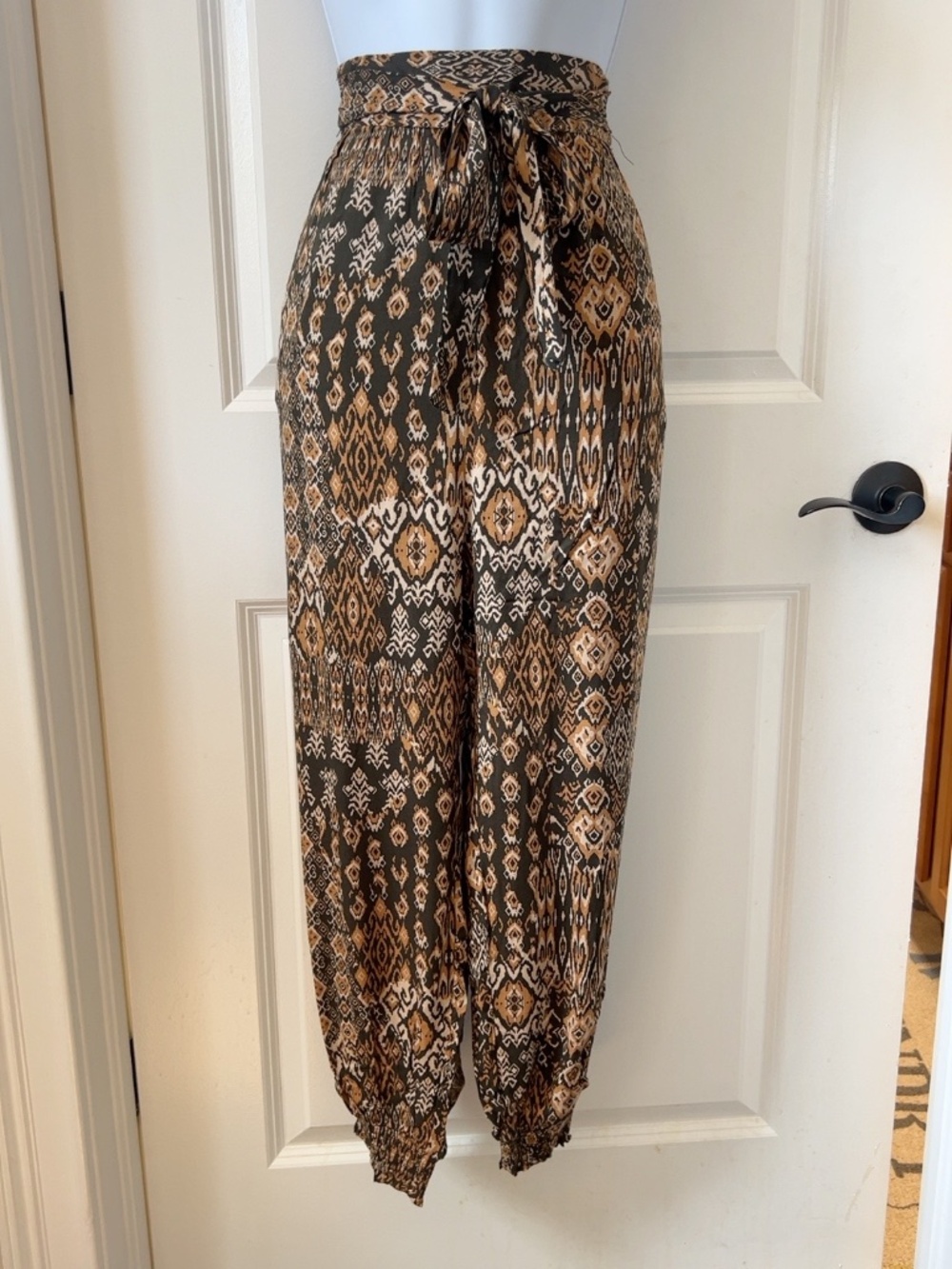 NWT Dress Forum Cassidy Tribal Print Jogger Pants Small